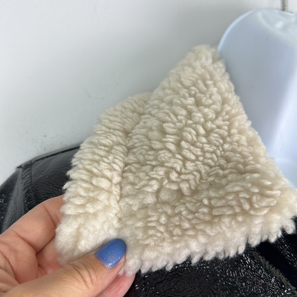 Aritzia Wilfred “Tempest” Slim Fit Cropped High Shine Black Vinyl Lined Jacket - Picture 11 of 16